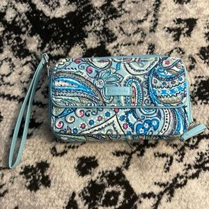 Vera Bradley RFID wristlet Daisy Dot Paisley